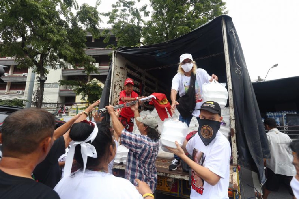 ประมวลภาพ 14 ตุลาคม 2563 หลายกลุ่มทยอยยึดพื้นที่ราชดำเนิน