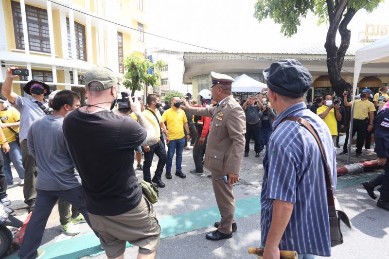 ประมวลภาพ "ม็อบ 14 ตุลา" ถนนราชดำเนิน 