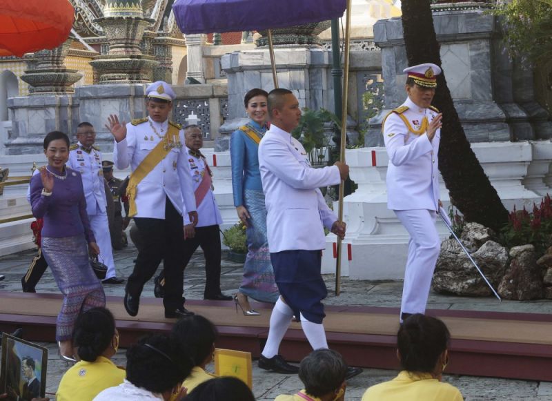 ในหลวง-พระราชินี เสด็จฯ ทรงบำเพ็ญพระราชกุศลตั้งเปรียญ