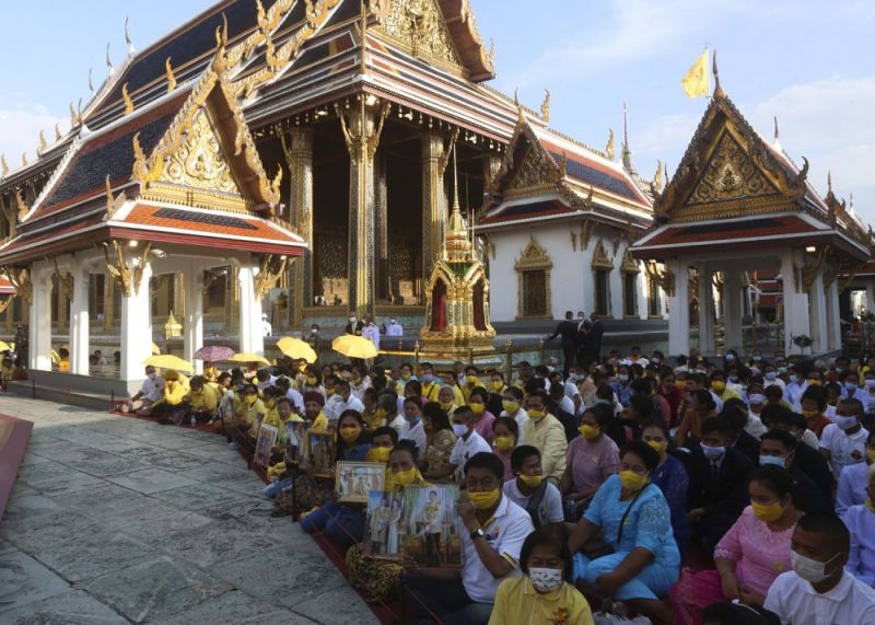 ในหลวง-พระราชินี เสด็จฯ ทรงบำเพ็ญพระราชกุศลตั้งเปรียญ