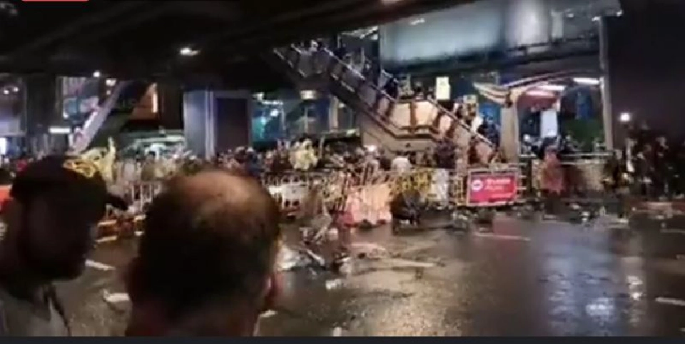  ตำรวจปะทะม็อบสลายการชุมนุมคณะราษฎร63