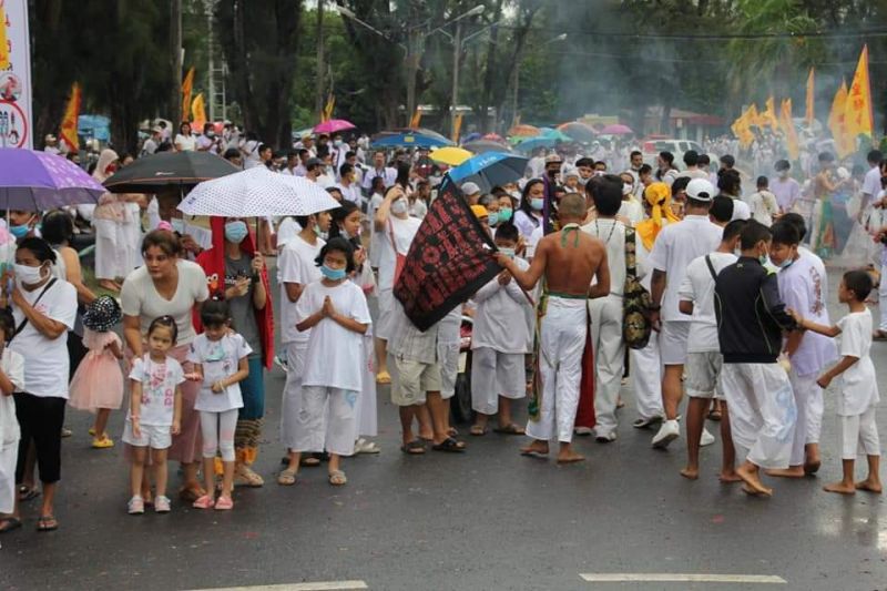 แห่พระรอบเมืองจังหวัดภูเก็ต​วันแรก