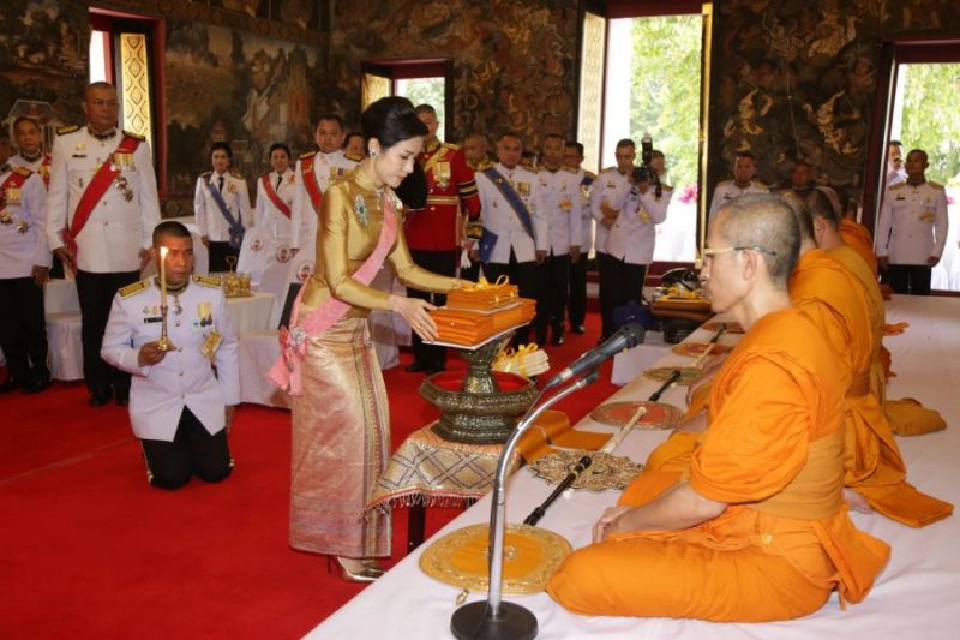 'เจ้าคุณพระสินีนาฏ พิลาสกัลยาณี' เป็นผู้แทนพระองค์ ถวายผ้าพระกฐิน ณ วัดสุวรรณดาราราม