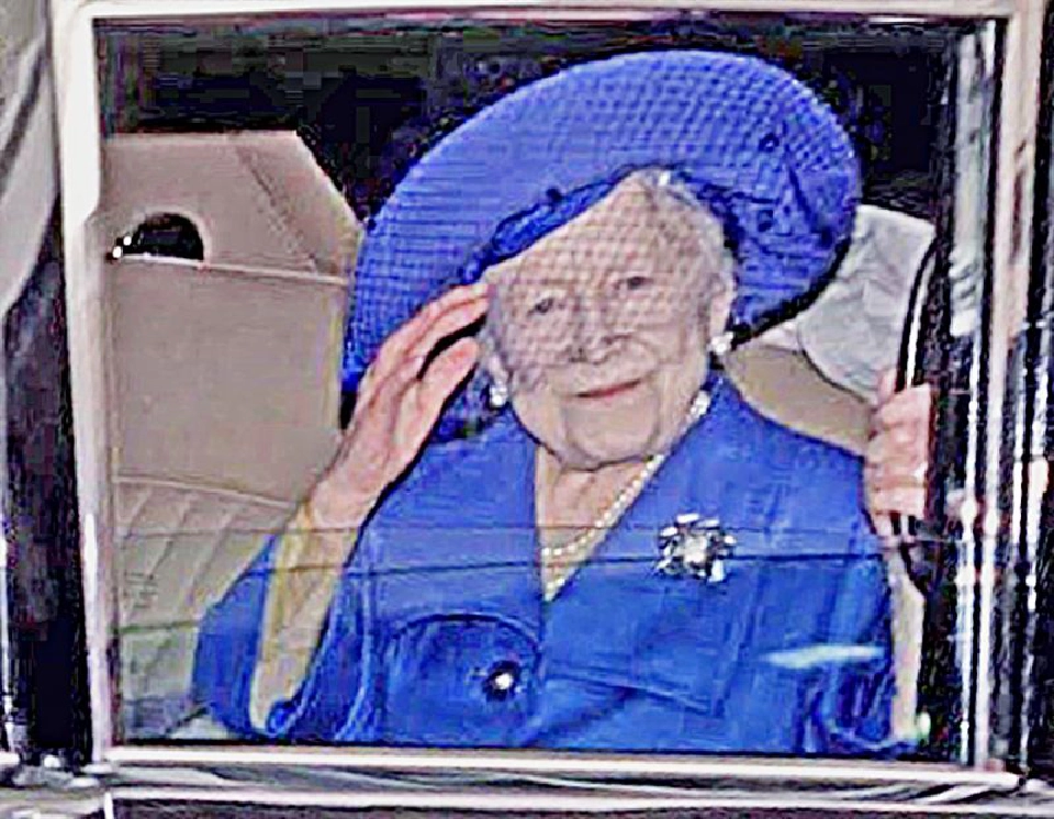 พระฉายาลักษณ์ ควีน มัม