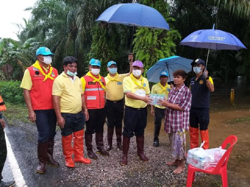 ใต้ก็สำลักน้ำตาปีจากพระแสงเอ่อทะลัก"พุนพิน"
