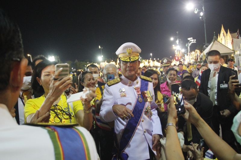 ประชาชนให้กำลังใจ พล.อ.ประยุทธ์ จันทร์โอชา