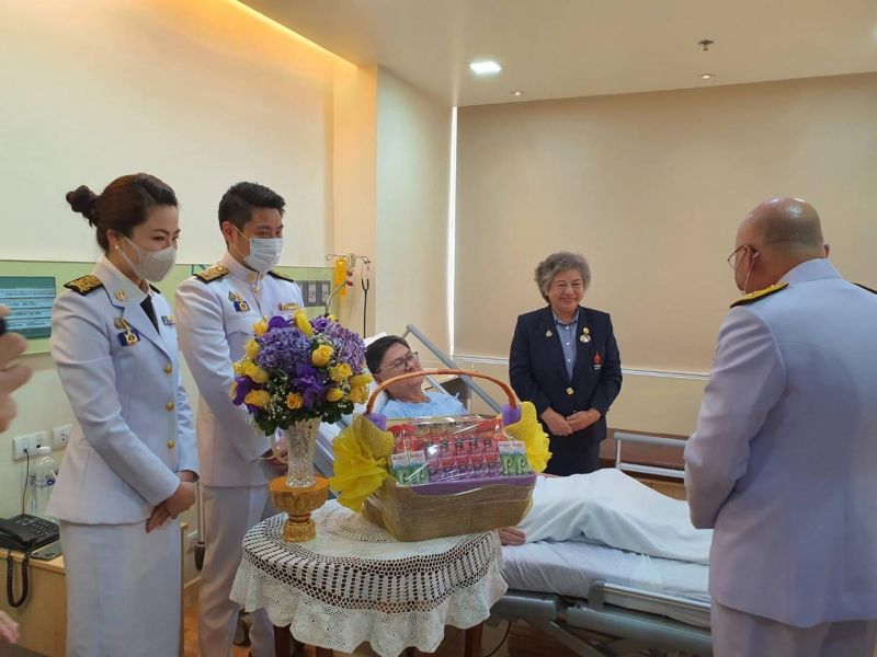 “เอนก”ซาบซึ้งพระมหากรุณาธิคุณในหลวง-พระราชินี