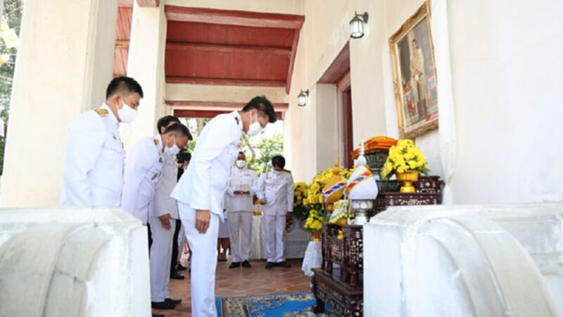 พระบาทสมเด็จพระเจ้าอยู่หัว ทรงพระกรุณาโปรดเกล้าฯ พระราชทานผ้าพระกฐินให้ ก.สาธารณสุข น้อมนำไปถวายพระสงฆ์ ณ วัดเขาแก้ววรวิหาร อ.เสาไห้ จ.สระบุรี พระบาทสมเด็จพระเจ้าอยู่หัว ทรงพระกรุณาโปรดเกล้าฯ พระราชทานผ้าพระกฐินให้ ก.สาธารณสุข น้อมนำไปถวายพระสงฆ์ ณ วัดเขาแก้ววรวิหาร อ.เสาไห้ จ.สระบุรี