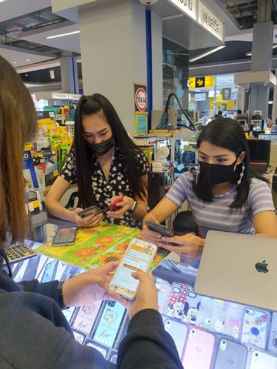 “คนละครึ่ง” กระหึ่ม ร้านค้าโรบินสันคึกคัก 