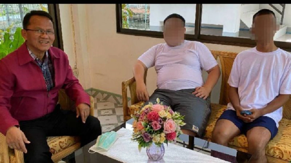 เปิดภาพ รมว.ยุติธรรม เข้าเยี่ยม “ 3 แกนนำคณะราษฎร”