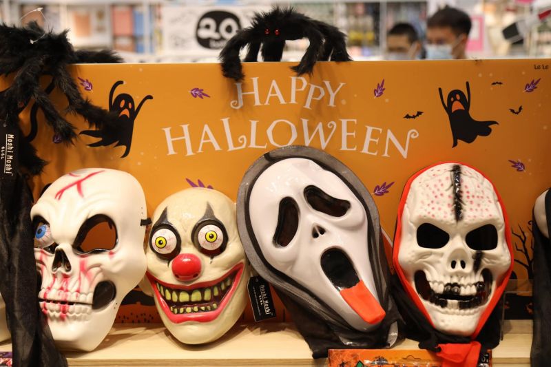 ฮาโลวีน เช็คอิน 7 จุดปล่อยผี สีสัน  Halloween@Central 