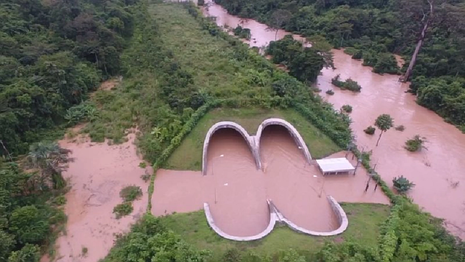 เปิดภาพชัดๆ น้ำท่วม "อุโมงค์ทับลาน"