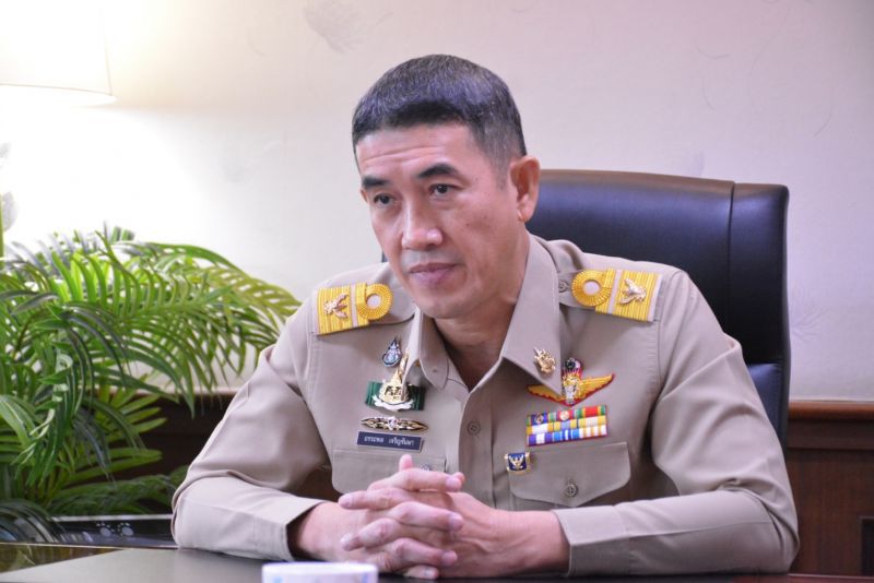 คพ.ตรวจน้ำผุดใกล้บ่อลักลอบทิ้งของเสียอุตสาหกรรม อ.พนมสารคาม พบค่ากรดรุนแรง