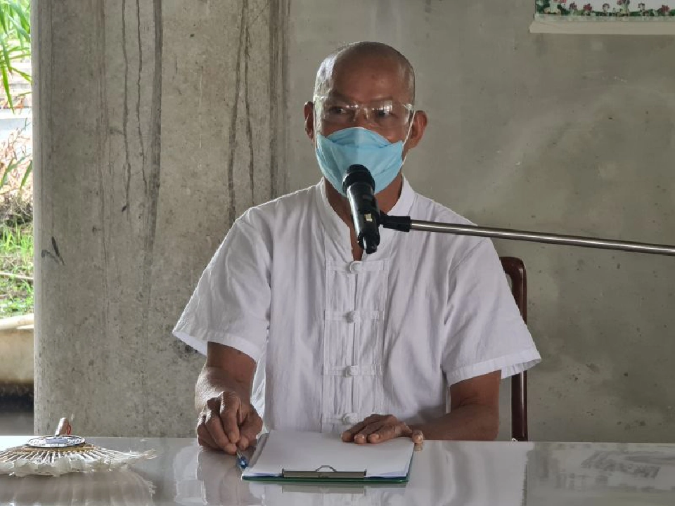 “อานนท์-พุทธอิสระ” ลุยทั่วไทย เล่าเรื่องพระเจ้าอยู่หัว