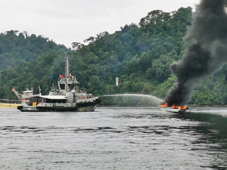 ไฟไหม้"สปีดโบ๊ท"ที่ทับละมุ"ทรภ.3"เข้าช่วยแล้ว