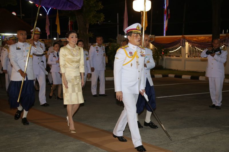 ในหลวง-พระราชินี ทรงประกอบพิธีวางศิลาฤกษ์ และทรงเปิดอาคารที่ทำการศาลเยาวชนและครอบครัว จ.อุดรธานี