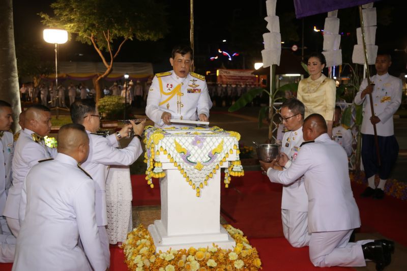 ในหลวง-พระราชินี ทรงประกอบพิธีวางศิลาฤกษ์ และทรงเปิดอาคารที่ทำการศาลเยาวชนและครอบครัว จ.อุดรธานี