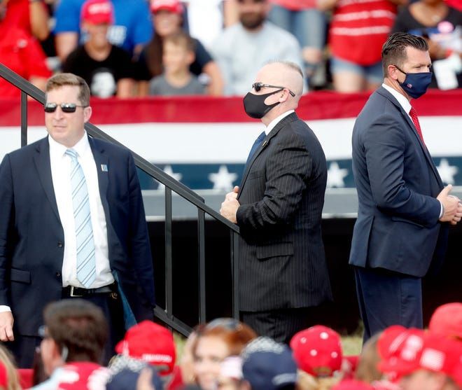 บางครั้งพวกเขาก็ปฎิบัติหน้าที่นอกเครื่องแบบ 