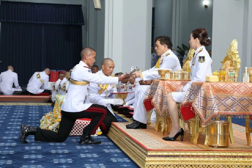 “ในหลวง” พระราชทานพระบรมราโชวาท แก่นักเรียนนายร้อยฯ 