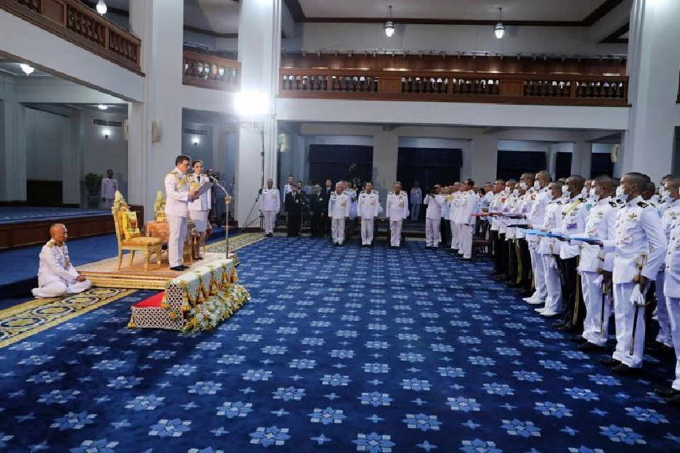 “ในหลวง” พระราชทานพระบรมราโชวาท แก่นักเรียนนายร้อยฯ 