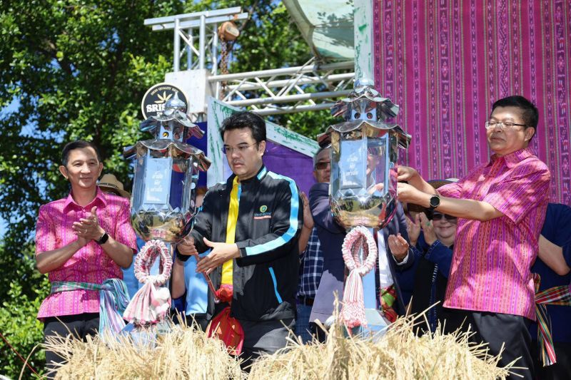 “ปริญญ์” นำทีมเศรษฐกิจทันสมัย ส่งข้าวหอมมะลิ ทุ่งกุลาร้องไห้ สู่ครัวโลก