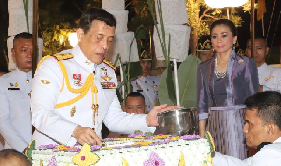 "ในหลวง-พระราชินี" ทรงวางศิลาฤกษ์ เปิดอาคารที่ทำการศาลแขวงพระนครศรีอยุธยา