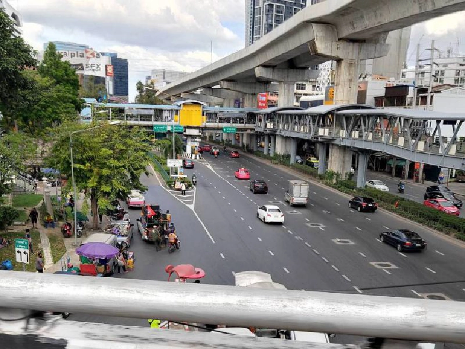 บช.น.แนะเลี่ยงรถติดรอบ"ห้าแยกลาดพร้าว"