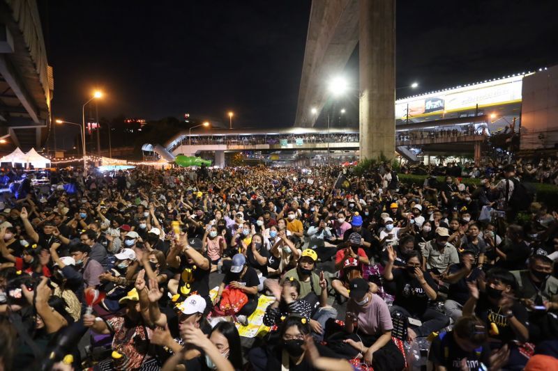 ม็อบคณะราษฎร ชุมนุม 27 พฤศจิกา รวมตัวห้าแยกลาดพร้าว 