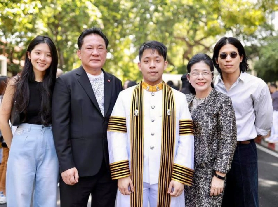 เปิดเส้นทางการเมือง “คุณหญิงสุดารัตน์” ก่อนตีจาก“เพื่อไทย”