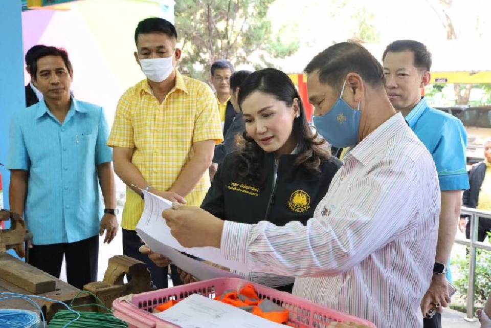 นฤมล เยือนเมืองนนท์ ยกช่างแอร์สู่ License