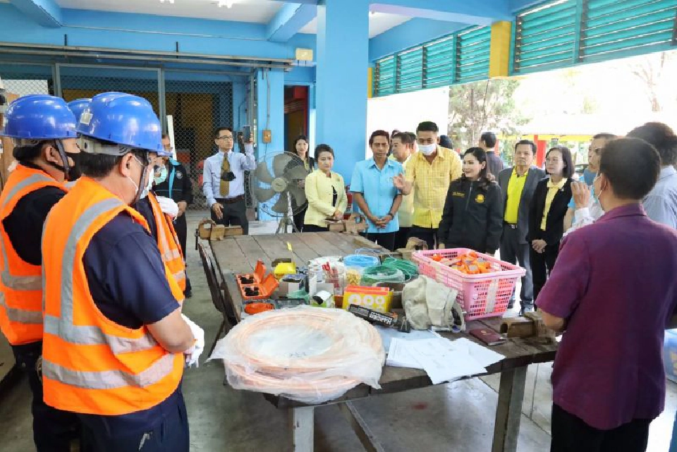 นฤมล เยือนเมืองนนท์ ยกช่างแอร์สู่ License