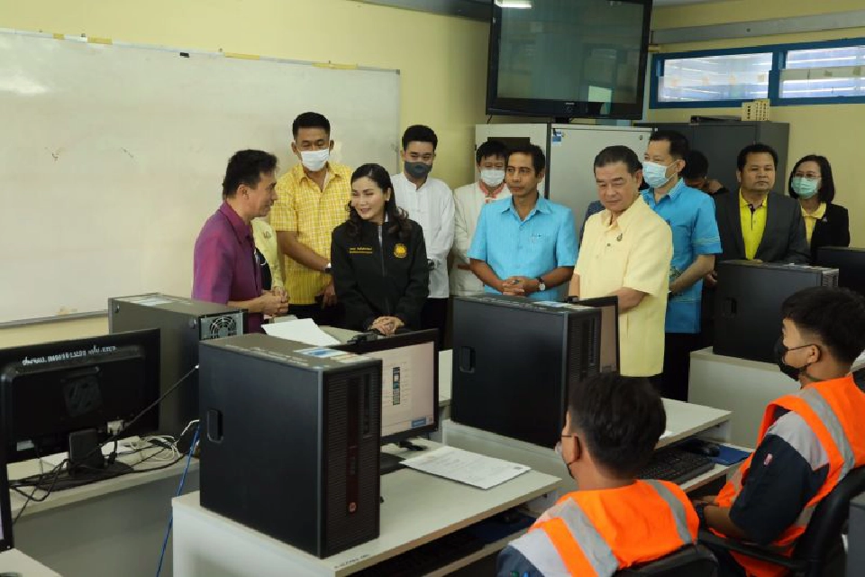 นฤมล เยือนเมืองนนท์ ยกช่างแอร์สู่ License