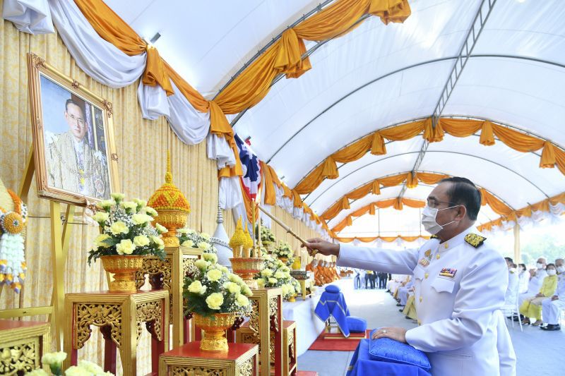 นายกรัฐมนตรีเป็นประธานพิธีสงฆ์ วันพ่อแห่งชาติ 