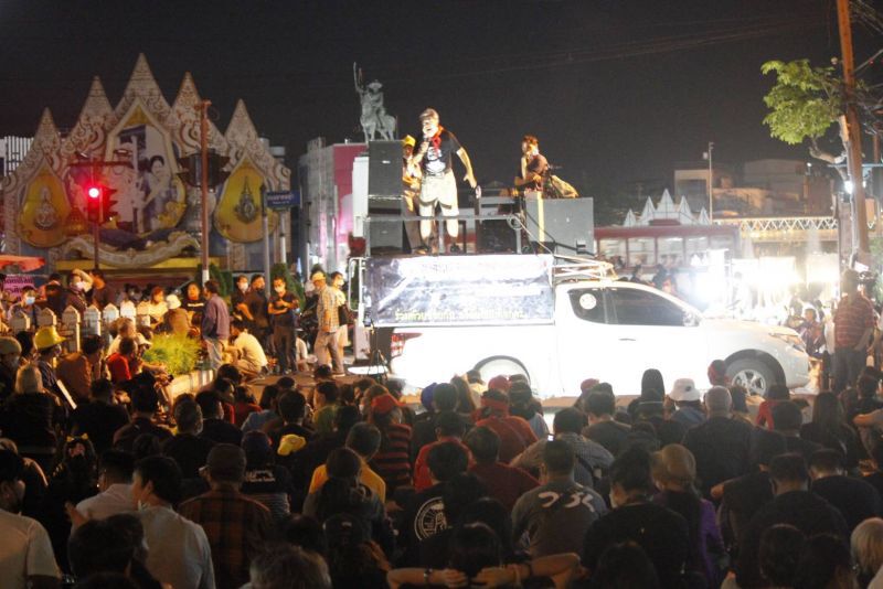 ประมวลภาพ “ม็อบคณะราษฎรฝั่งธน” ชุมนุมวงเวียนใหญ่