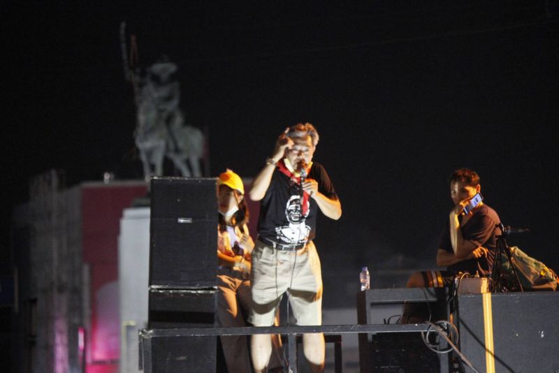 ประมวลภาพ “ม็อบคณะราษฎรฝั่งธน” ชุมนุมวงเวียนใหญ่
