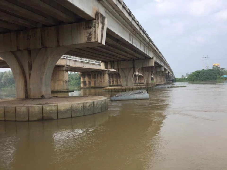 สุราษฎร์ฯเพิ่มเครื่องดันน้ำ16ตัวเร่งระบายลงทะเล