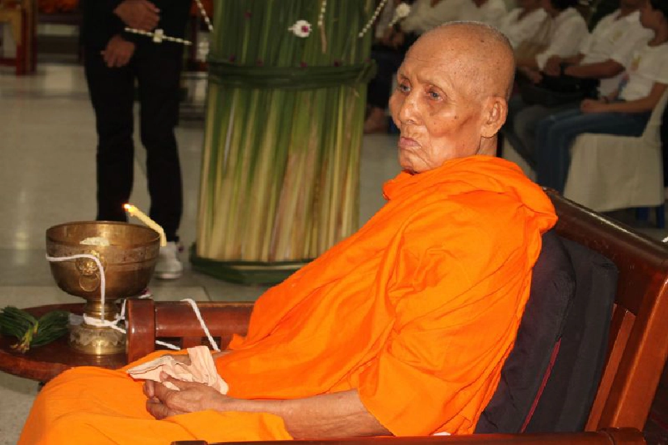 หลวงปู่หวล เกจิชื่อดังอยุธยา เจ้าอาวาสวัดพุทไธสวรรย์ มรณภาพแล้ว