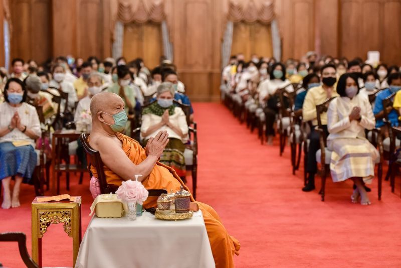 ประมวลภาพ “วัดบวรนิเวศราชวรวิหาร” จัดสวดมนต์ทุกวันเสาร์