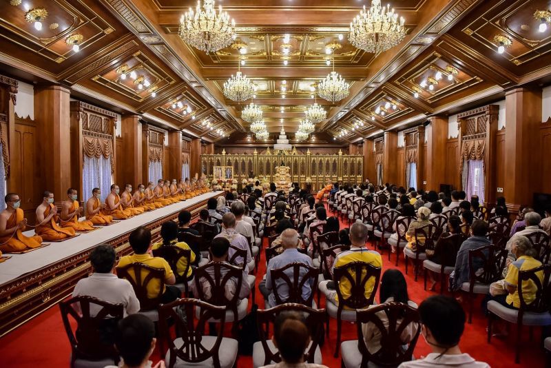 ประมวลภาพ “วัดบวรนิเวศราชวรวิหาร” จัดสวดมนต์ทุกวันเสาร์