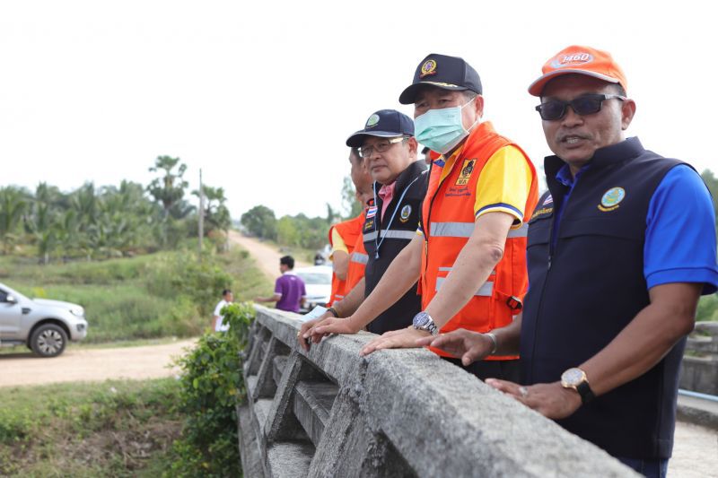 “นิพนธ์”สั่งเร่งระบายน้ำท่วมขังพื้นที่คาบสมุทรสทิงพระ