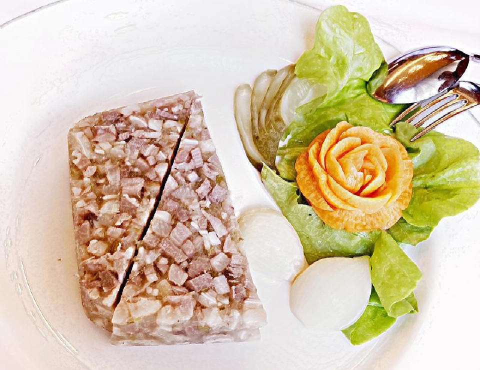 กับข้าวชาวไถ Ploughman’s Lunch 