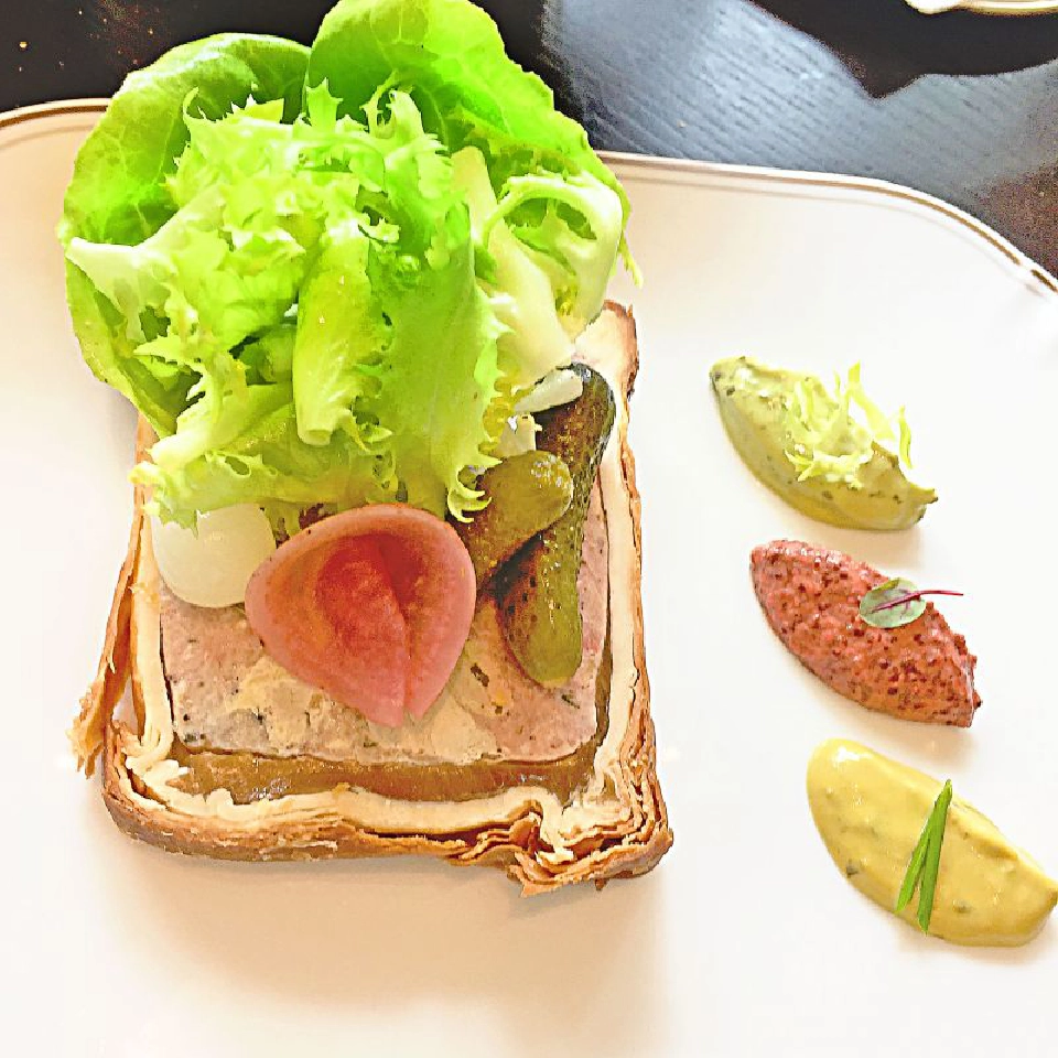 กับข้าวชาวไถ Ploughman’s Lunch 