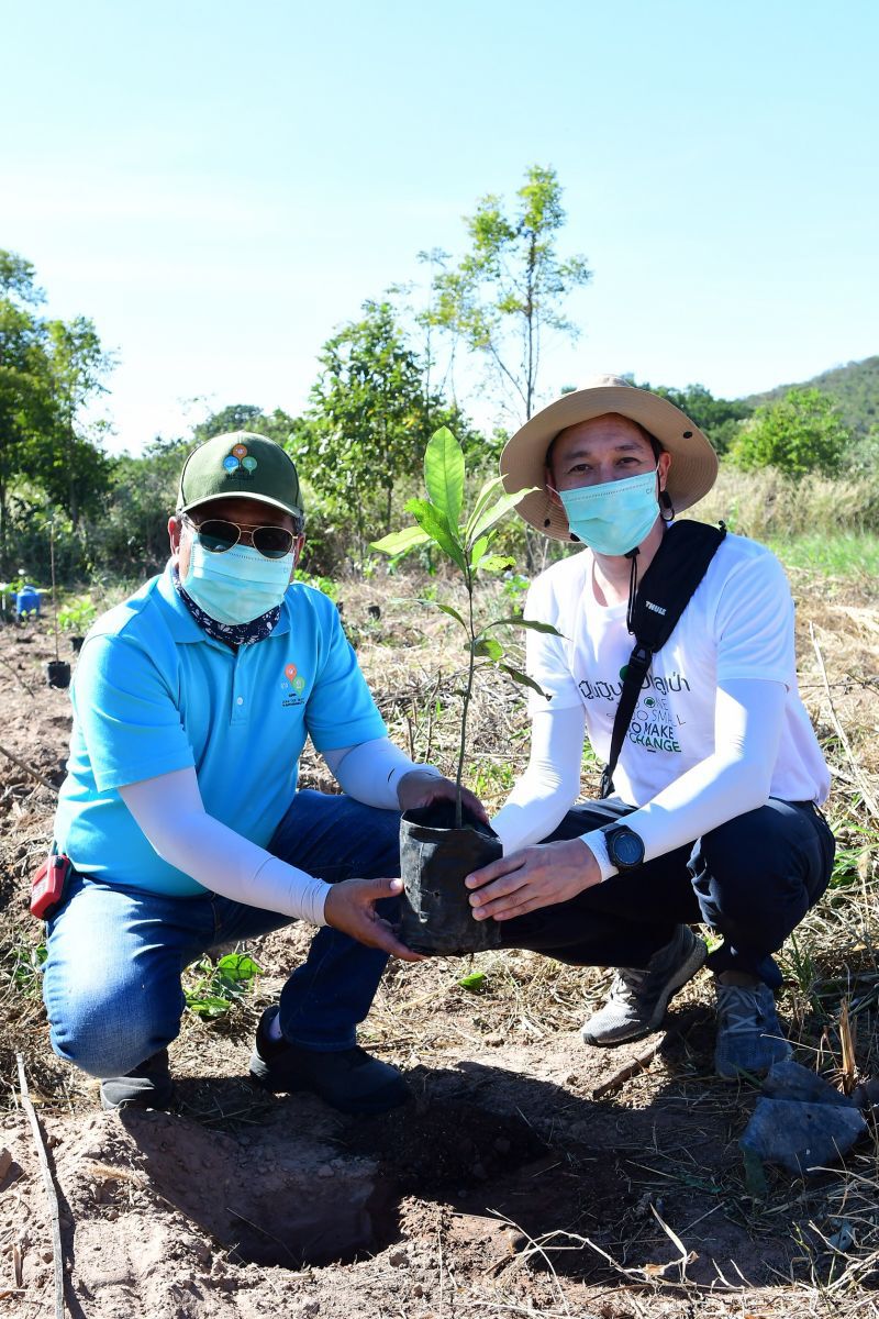 คนรุ่นใหม่รักษ์โลก ร่วมปลูกป่า‘เขาพระยาเดินธง’