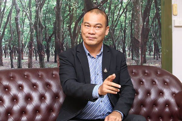 สุนทร รักษ์รงค์