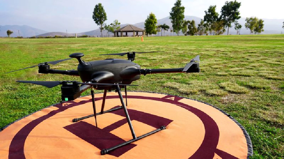 บินโดรนขนาดเล็กเพื่อการพาณิชย์ ธุรกิจอนาคตไกลในสหรัฐ