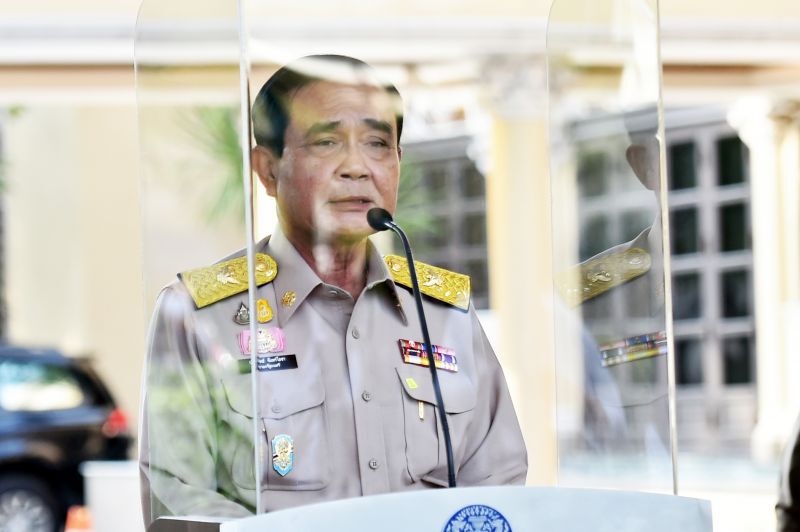 คุมเข้ม ”ลุงตู่” แปลงกาย ”นายกฯตู้กระจก” ถก ศบค.ออนไลน์ (ประมวลภาพ)