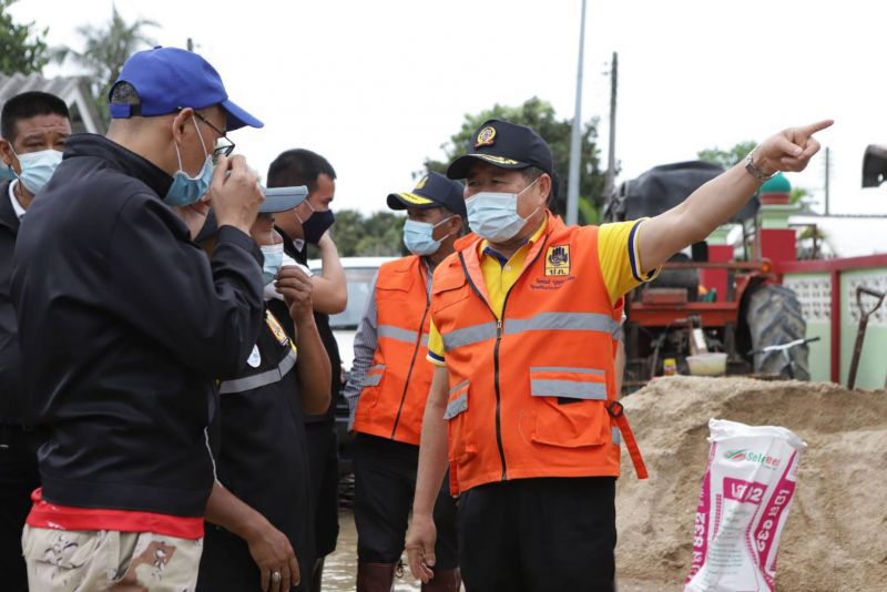 “นิพนธ์”ช่วยผู้ประสบภัยน้ำท่วมปัตตานี