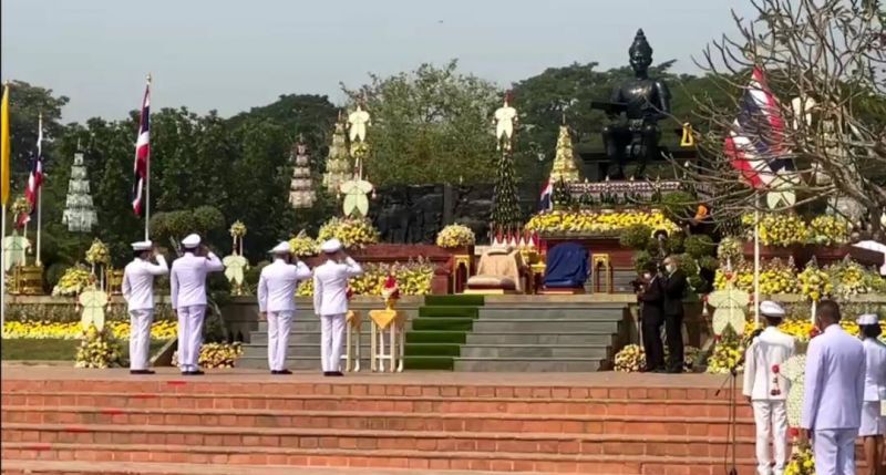 ถวายพานพุ่ม วันพ่อขุนรามคำแหงมหาราช