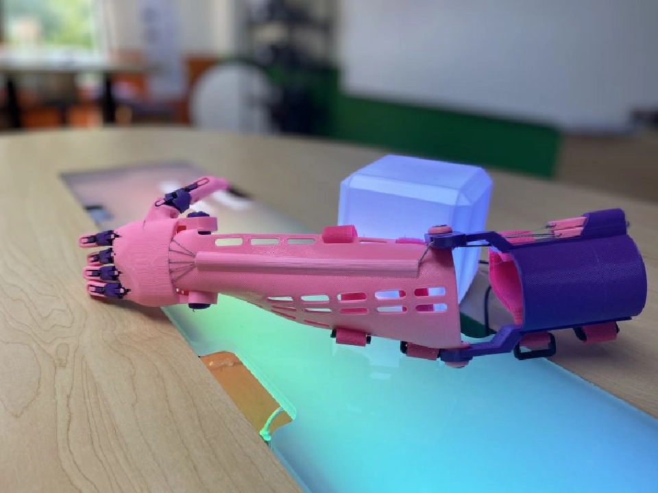 เจ๋ง "นร.บริติช ภูเก็ต"ใช้เครื่องพิมพ์3Dทำ"แขนเทียม"