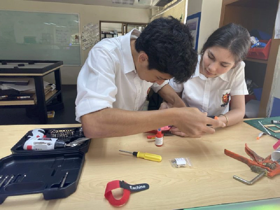 เจ๋ง "นร.บริติช ภูเก็ต"ใช้เครื่องพิมพ์3Dทำ"แขนเทียม"